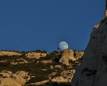 L'Homme qui accroche la Lune